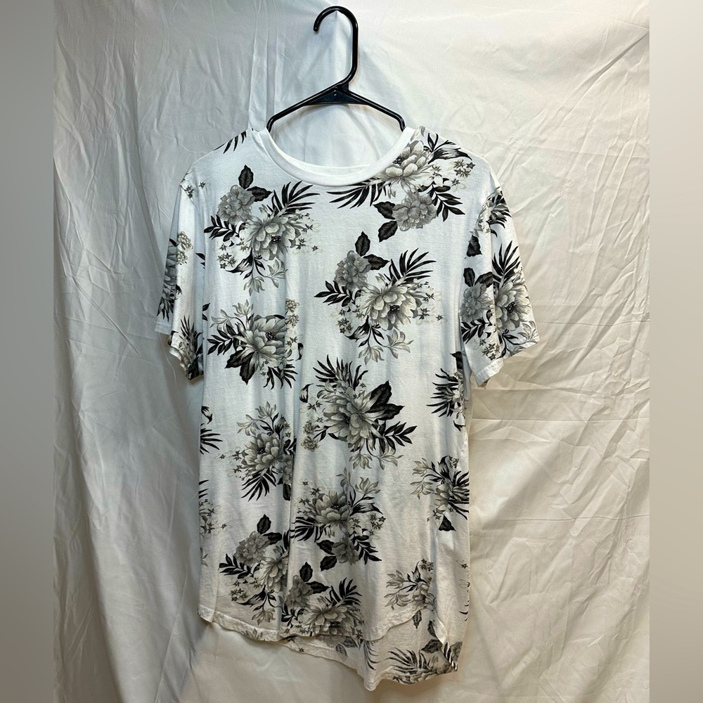 H&M Scallop Fit Floral Tee